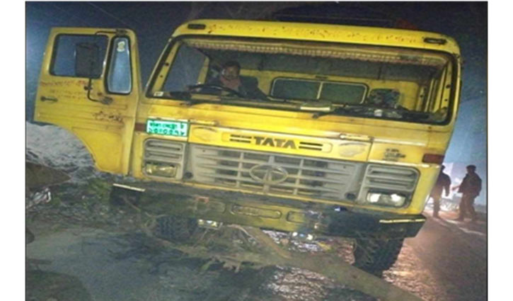 20 vehicles robbed in Pabna 20 vehicles robbed in Pabna