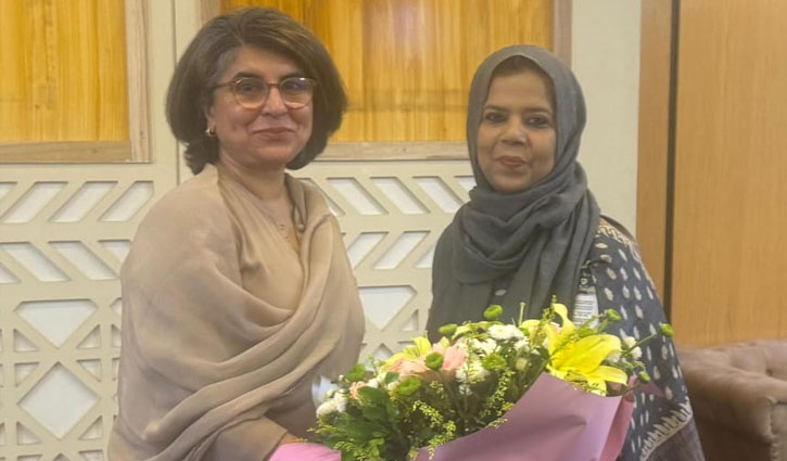 Pakistan`s foreign secretary arrives for FOC