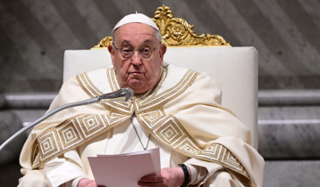 Pope Francis dies