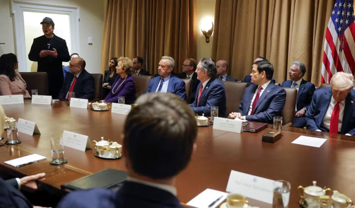 Trump orders more layoffs