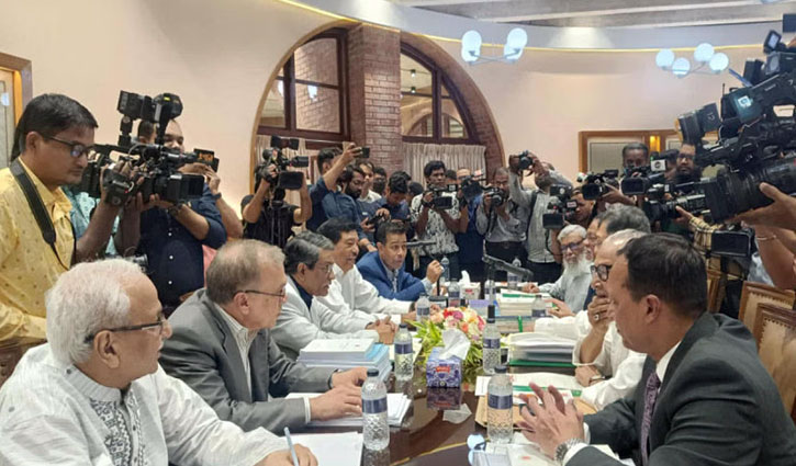 BNP in meeting with consensus commission BNP in meeting with consensus commission