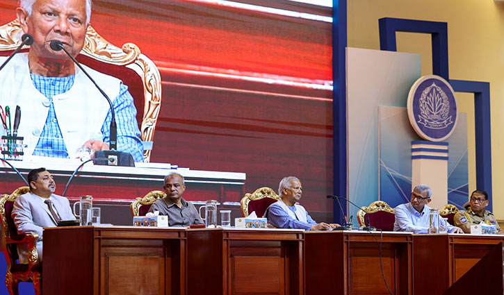 Chief Adviser inaugurates Police Week Chief Adviser inaugurates Police Week