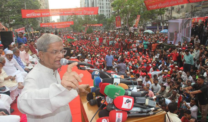 দেশ রাজনৈতিকভাবে কঠিন সময় অতিক্রম করছে: ফখরুল