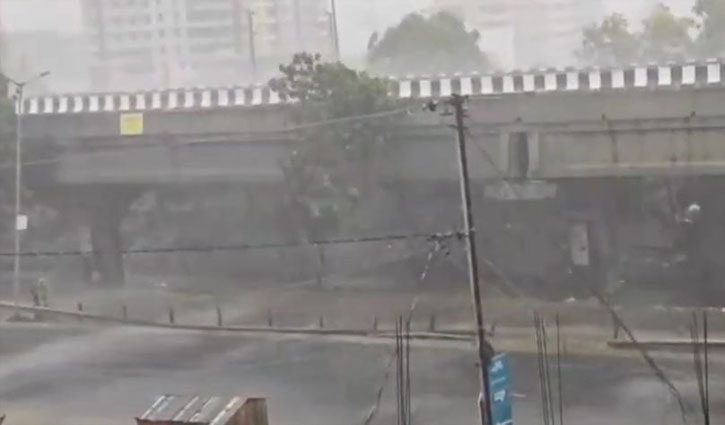 ভারতে ঝড়-বজ্র ও ভারী বৃষ্টিতে ৮১ জনের মৃত্যু