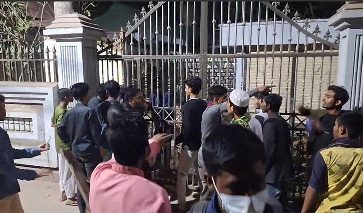 কিশোরগঞ্জে সাবেক রাষ্ট্রপতি আব্দুল হামিদের বাড়ি ভাঙচুর 