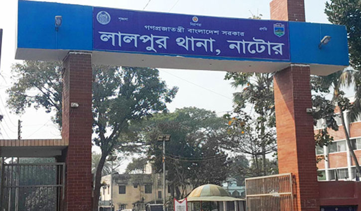 ফসলের মাঠে পড়ে ছিল কবিরাজের মরদেহ