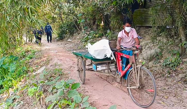 নদীতে ভেসে উঠল আরেকজনের লাশ, নিহত বেড়ে ৫ নদীতে ভেসে উঠল আরেকজনের লাশ, নিহত বেড়ে ৫