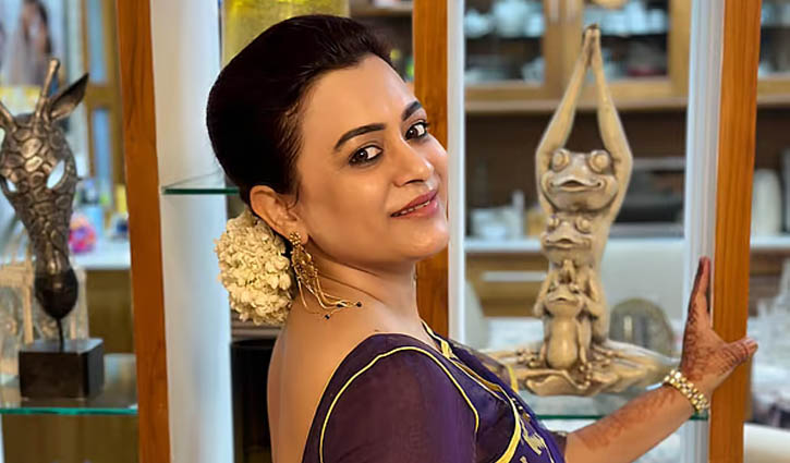 ‘র্যানডম’ কাজটি হয়ে গেছে: মৌসুমী নাগ ‘র্যানডম’ কাজটি হয়ে গেছে: মৌসুমী নাগ