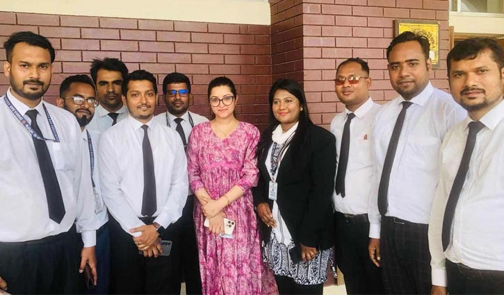গৃহকর্মীর বিরুদ্ধে পরীমণির মামলা গৃহকর্মীর বিরুদ্ধে পরীমণির মামলা