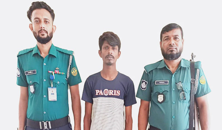 সাড়ে ১০ লাখ টাকা ছিনতাইয়ের মামলায় রিকশাচালক গ্রেপ্তার সাড়ে ১০ লাখ টাকা ছিনতাইয়ের মামলায় রিকশাচালক গ্রেপ্তার