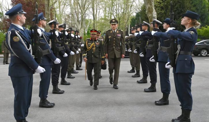রাশিয়া ও ক্রোয়েশিয়া সফর শেষে দেশে ফিরলেন সেনাপ্রধান