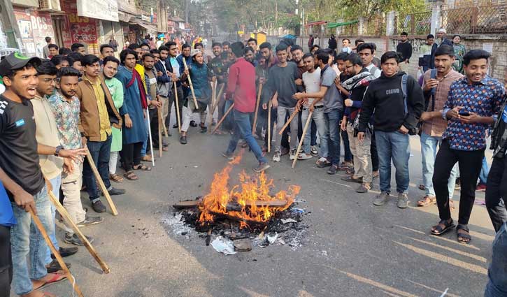 বরিশালে অটোরিকশার চাপায় শিশু নিহত, সড়ক অবরোধ