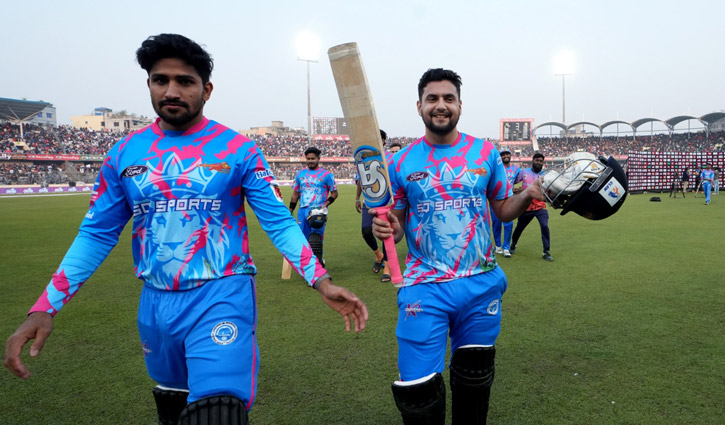 হায়দার ঝড়ে শেষ চারের পথে চিটাগং, ছিটকে গেল ঢাকা