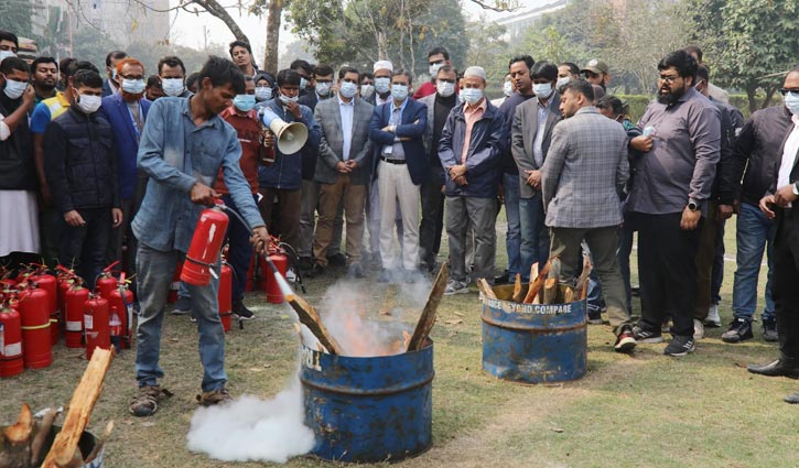 যবিপ্রবিতে অগ্নিনির্বাপন বিষয়ক প্রশিক্ষণ অনুষ্ঠিত