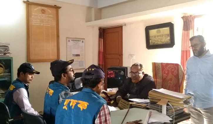 শরীয়তপুরে প্রাথমিক শিক্ষা অফিসারের দুর্নীতি অনুসন্ধানে দুদক শরীয়তপুরে প্রাথমিক শিক্ষা অফিসারের দুর্নীতি অনুসন্ধানে দুদক