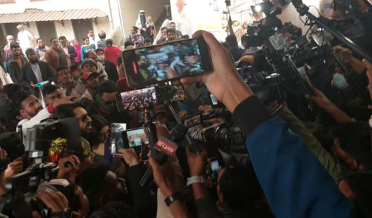 আদালতে পরীমণি 