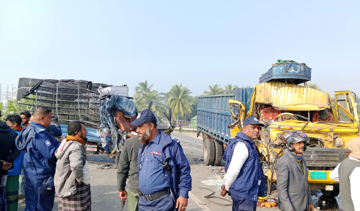 নড়াইলে ট্রাক-পিকআপ সংঘর্ষে নিহত ১