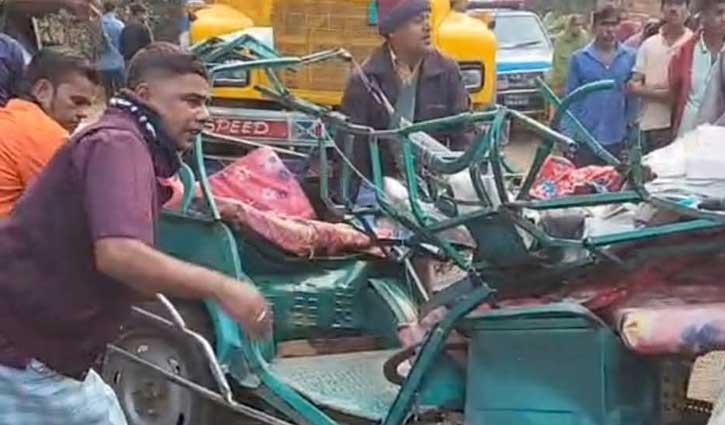 Truck hits auto-rickshaw in Gazipur, 3 killed 