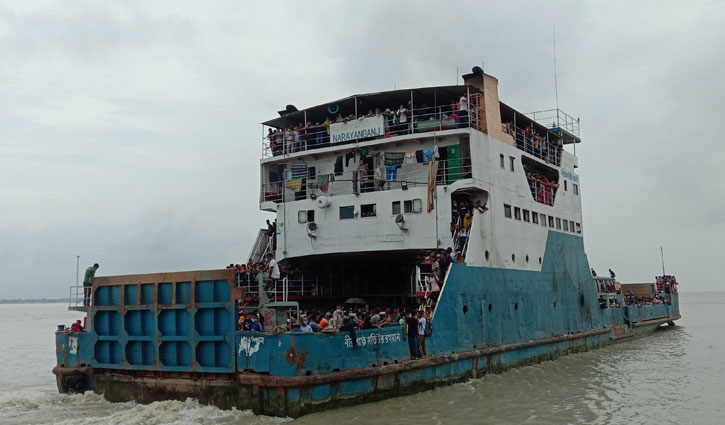 Ferry service resumes on Paturia-Daulatdia route after 11.5 hrs