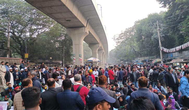 যমুনা অভিমুখে যেতে বাধা, প্রাথমিক শিক্ষকরা শাহবাগে