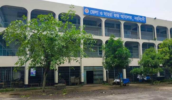 লোডশেডিংয়ের মধ্যে কাঠগড়া থেকে আসামির পলায়ন লোডশেডিংয়ের মধ্যে কাঠগড়া থেকে আসামির পলায়ন