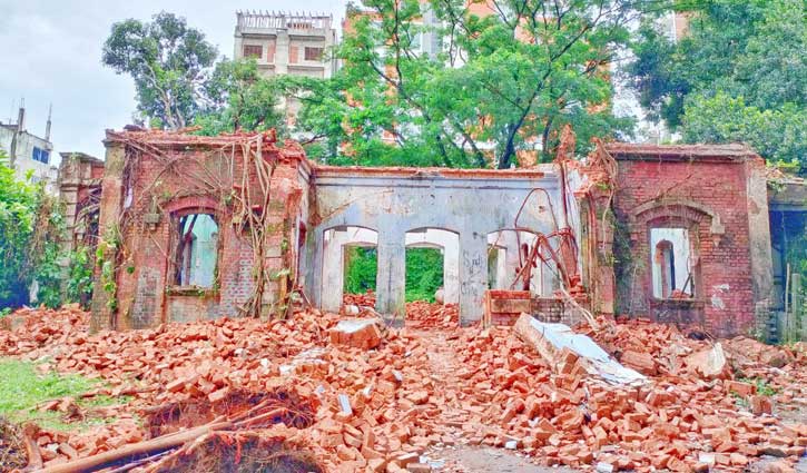 রণদা প্রসাদের বাড়িকে ভারত বলছে সত্যজিতের, ভাঙা বন্ধ