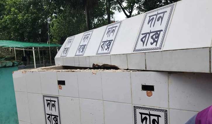কিশোরগঞ্জে মসজিদের দানবাক্স ভেঙে লাখ টাকা চুরি