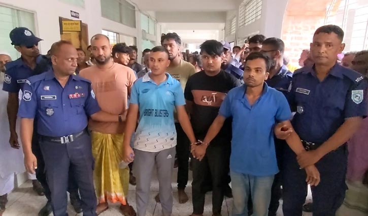 গংগাচড়ায় হিন্দু পাড়ায় হামলা: গ্রেপ্তার ৫ জন আদালতে