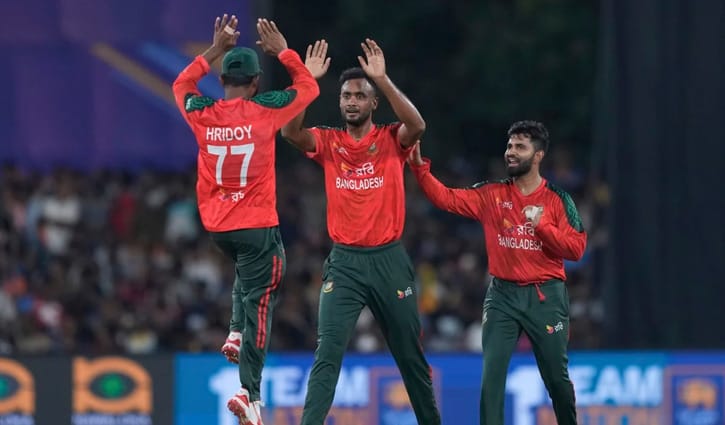 ওয়ানডে সিরিজের পুনরাবৃত্তি নাকি শেষটা রাঙাবে বাংলাদেশ? ওয়ানডে সিরিজের পুনরাবৃত্তি নাকি শেষটা রাঙাবে বাংলাদেশ?