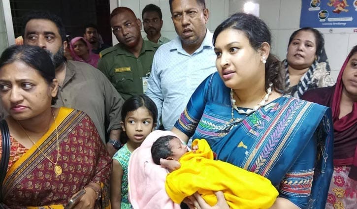 খুলনায় বাগান থেকে নবজাতক উদ্ধার, দত্তক নিতে আগ্রহী অনেকে