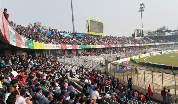 এক ম্যাচ পরই স্টেডিয়ামে ‘বাইরের খাবার’ নিয়ে প্রবেশ নিষিদ্ধ
