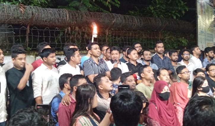 ঢাবিতে জামায়াতের বিরুদ্ধে ছাত্রদলের বিক্ষোভ