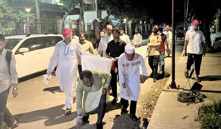 জামায়াতে ইসলামীর উদ্যোগে ঢাবিতে পরিচ্ছন্নতা অভিযান