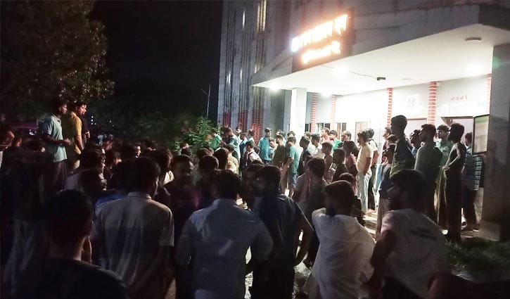 গোবিপ্রবিতে ২ বিভাগের শিক্ষার্থীদের সংঘর্ষ, প্রক্টর-প্রাধ্যক্ষসহ আহত ১৫