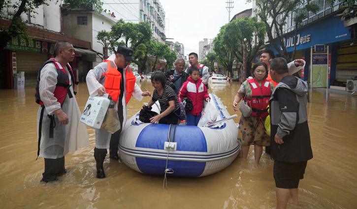 চীনে আকস্মিক বন্যা ও ভূমিধসের আশঙ্কায় রেড অ্যালার্ট জারি