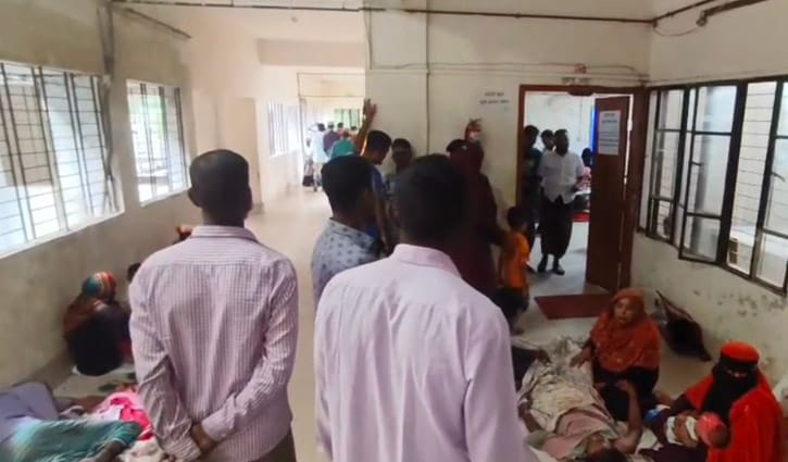 সাগরে ট্রলারডুবি: চার দিন ভেসে থাকার পর উদ্ধার ৯ জন, নিখোঁজ ৬ 