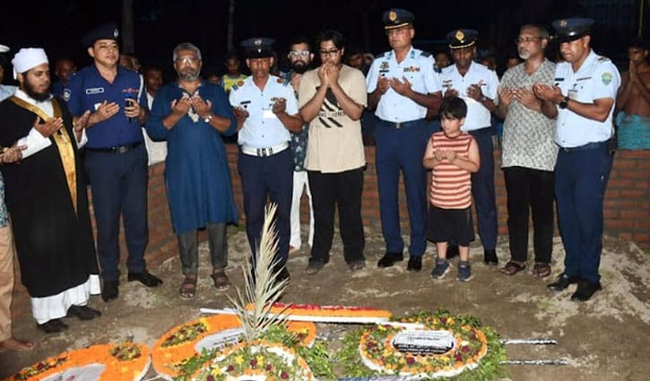 মাহেরীন চৌধুরীর সমাধিতে বিমান বাহিনীর শ্রদ্ধা