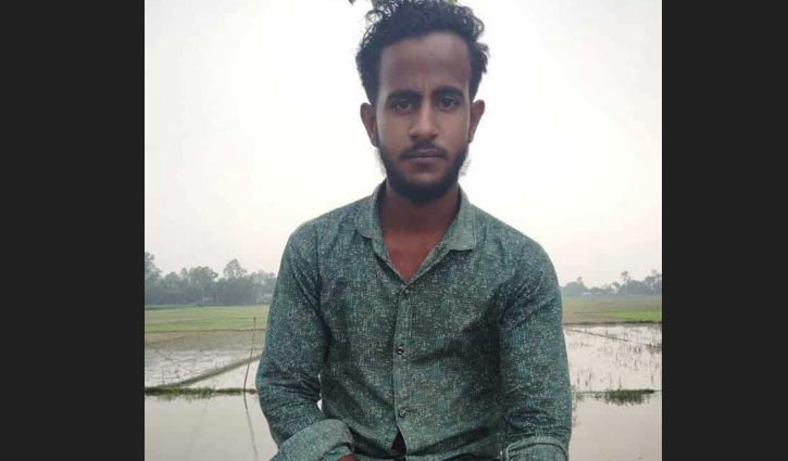 আত্রাই নদীতে নৌকা ডুবি, যুবক নিখোঁজ 