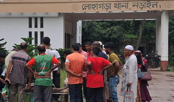 নড়াইলে পিতা-পুত্রকে কুপিয়ে হত্যার ঘটনায় আটক ২