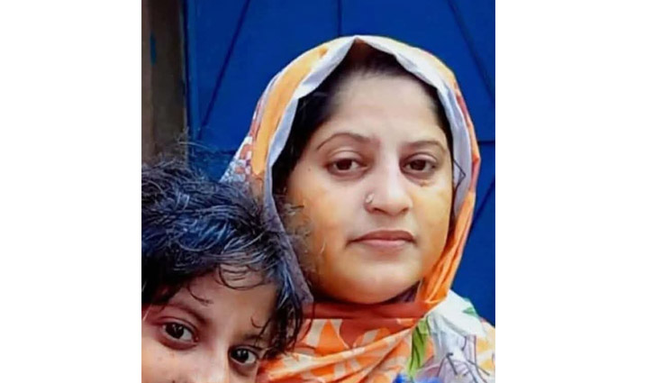 মেয়েকে আনতে গিয়ে লাশ হয়ে ফিরলেন রজনী