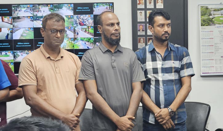 রাবির আওয়ামীপন্থি ৩ কর্মকর্তাকে পুলিশে সোপর্দ