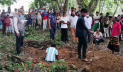 হিলিতে ১৫ মাস পর কবর থেকে লাশ উত্তোলন