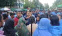 শিক্ষকের মুক্তি চেয়ে শিক্ষার্থীদের আদালত চত্বরে অবস্থান, সড়ক অবরোধ