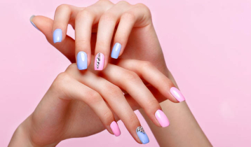 বর্ষায় নখের উজ্জ্বলতা ও আদ্রতা ভালো রাখতে করণীয়