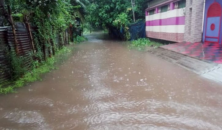 সাতক্ষীরা শহরে ভয়াবহ জলাবদ্ধতা সাতক্ষীরা শহরে ভয়াবহ জলাবদ্ধতা