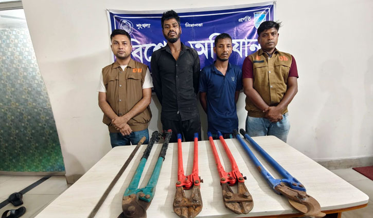 ধামরাইয়ে ডাকাতির প্রস্তুতিকালে ট্রাকসহ গ্রেপ্তার ২ 