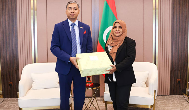 মালদ্বীপের প্রেসিডেন্টকে আম উপহার পাঠালেন প্রধান উপদেষ্টা