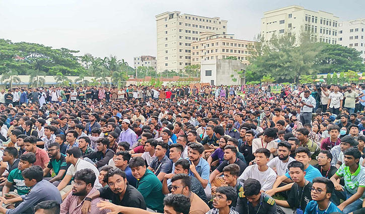 তোপের মুখে সরকার বলছে শিক্ষার্থীদের ৬ দাবিই যৌক্তিক