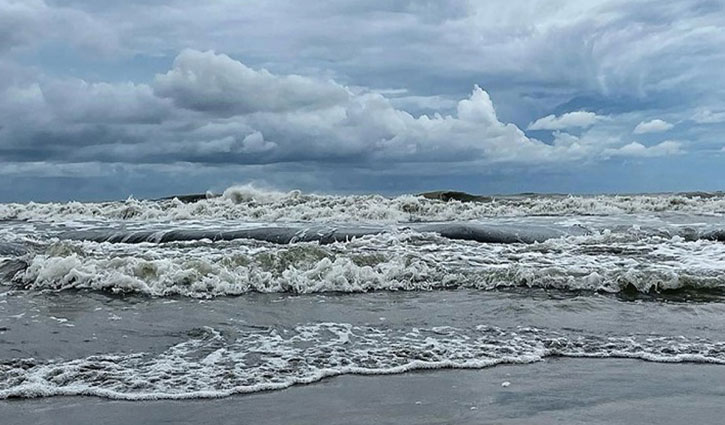 ২৪ ঘণ্টার মধ্যে লঘুচাপের শঙ্কা, ভারী বৃষ্টির পূর্বাভাস