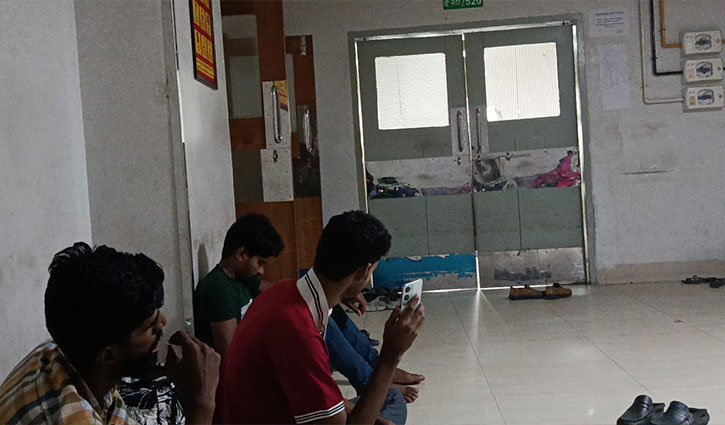 চোখের জলে ভিজছে বার্ন ইনস্টিটিউটের করিডোর